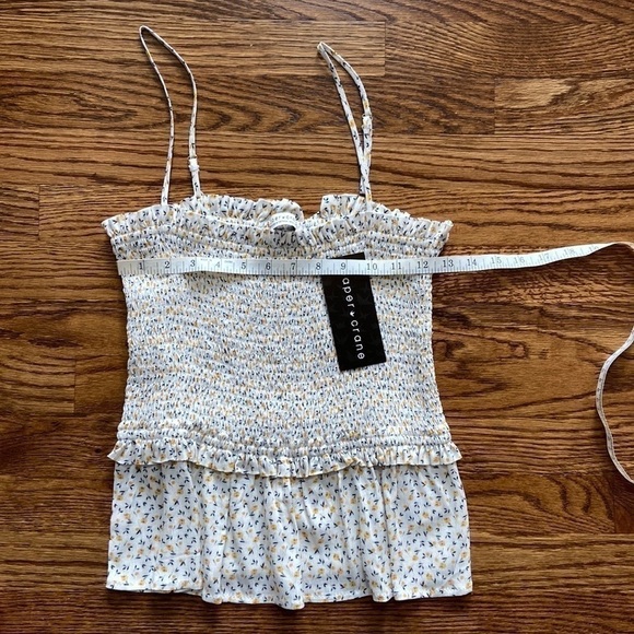 NWT Ditsy Floral Smocked Top - Medium - Picture 5 of 8